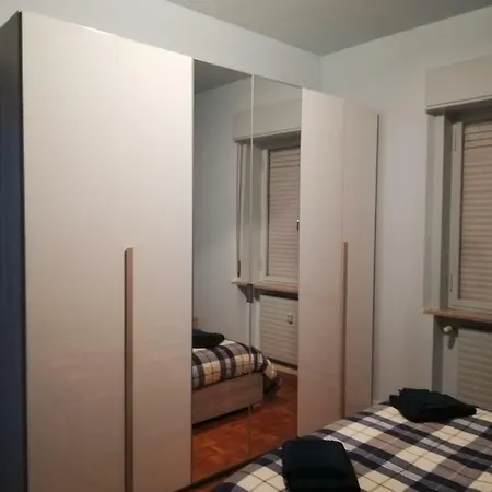 Apartment Como アパート